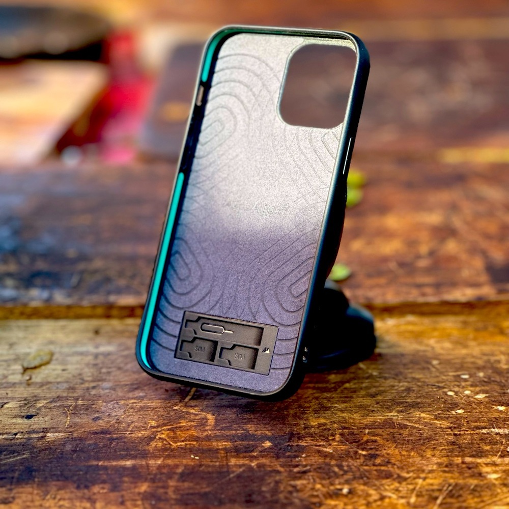 Mous iPhone 12 Pro Max Auto Align case